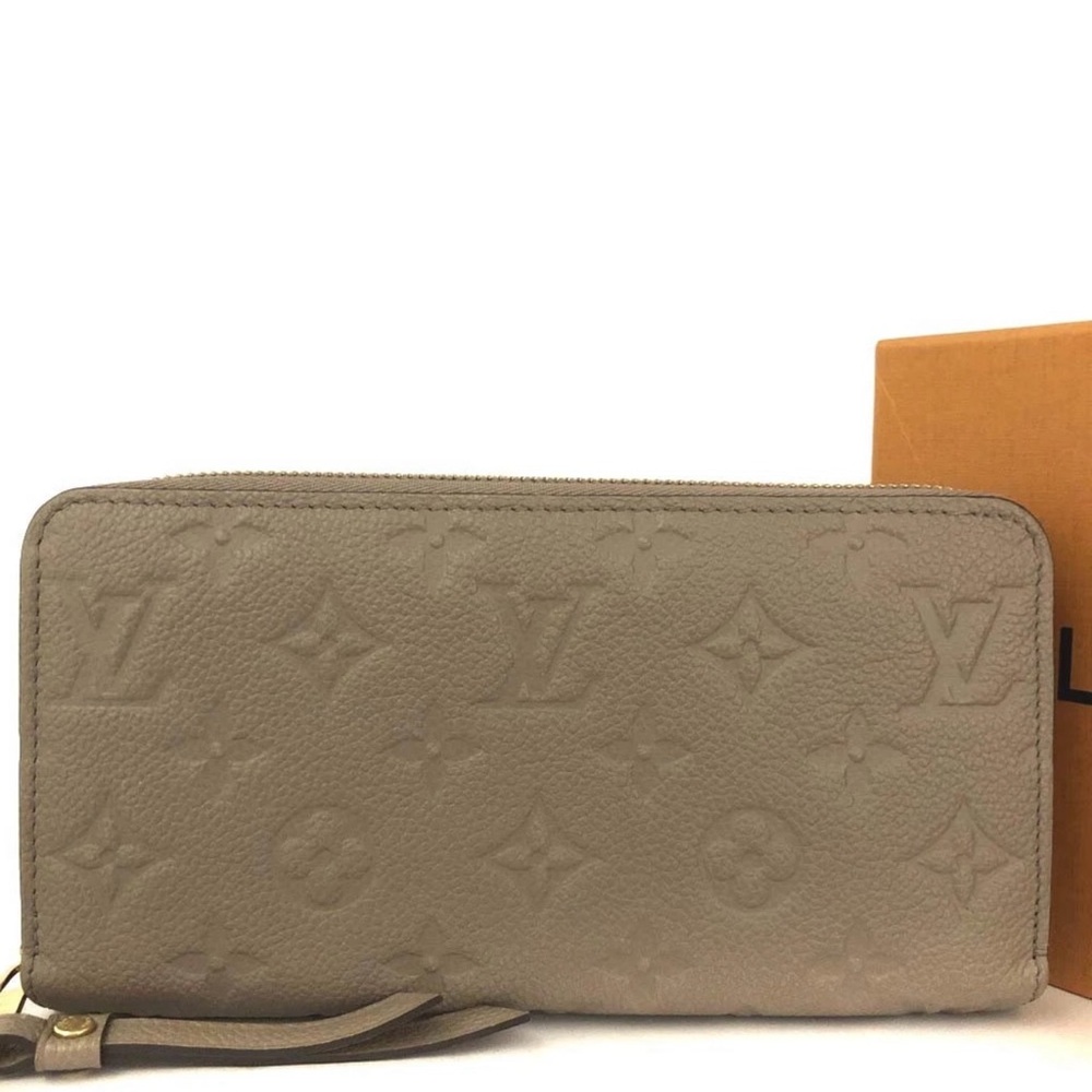 Louis Vuitton Tourterelle Monogram Zippy Wallet
